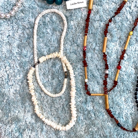 Necklaces, chokers, bracelets - Picture 2 of 5